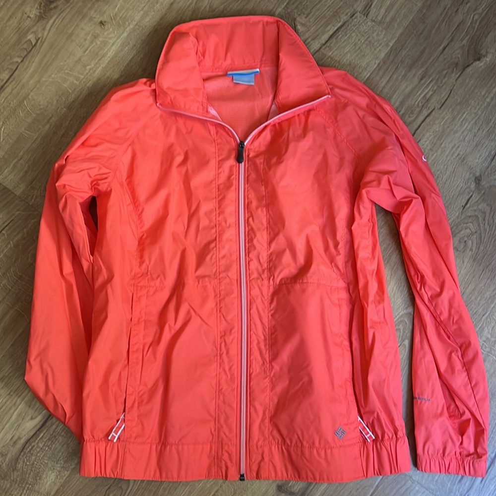 Columbia wind breaker